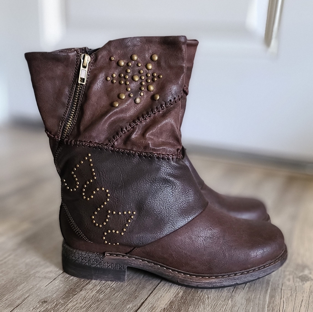 Muk Luks boots